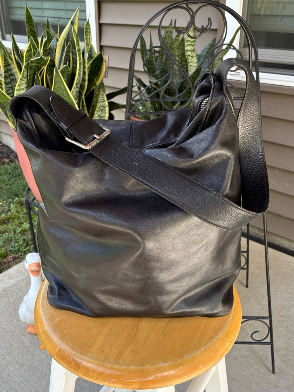 Banana Republic slouchy, black hobo bag shoulder tote 317352 very good condition